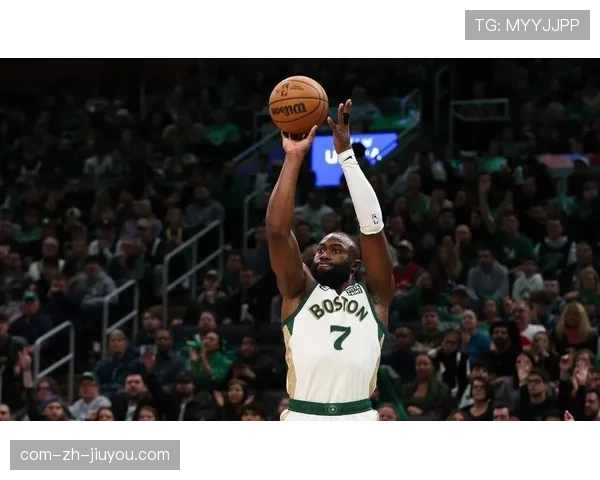 凯尔特人前锋布朗谈战术变化，新赛季加大三分投射比重